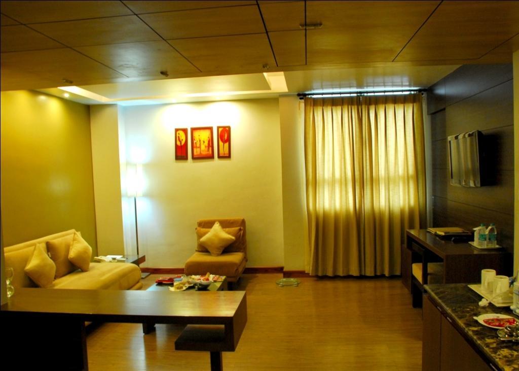Hotel Kiranshree Portico Guwahati Exterior foto