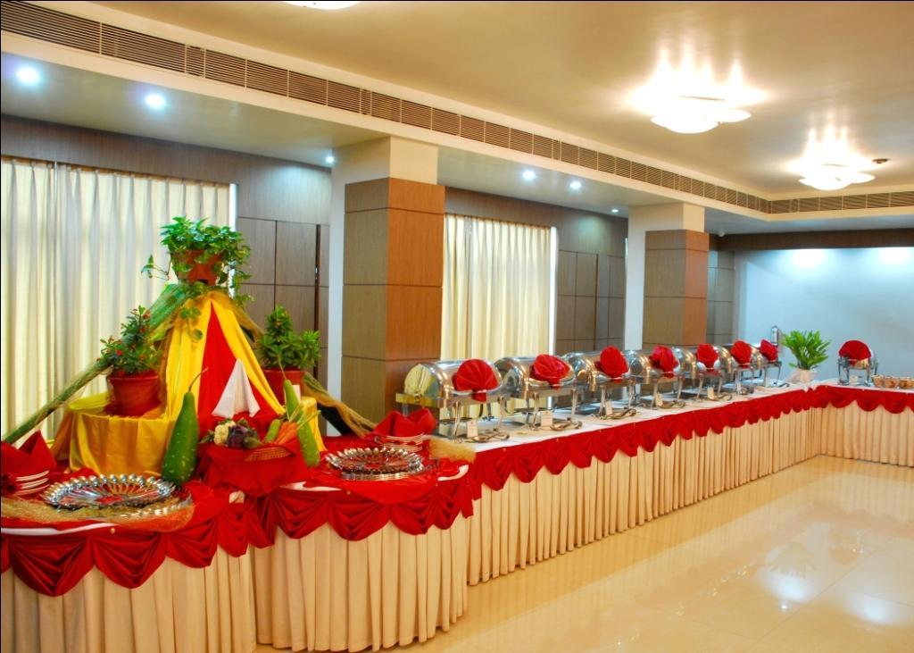Hotel Kiranshree Portico Guwahati Exterior foto