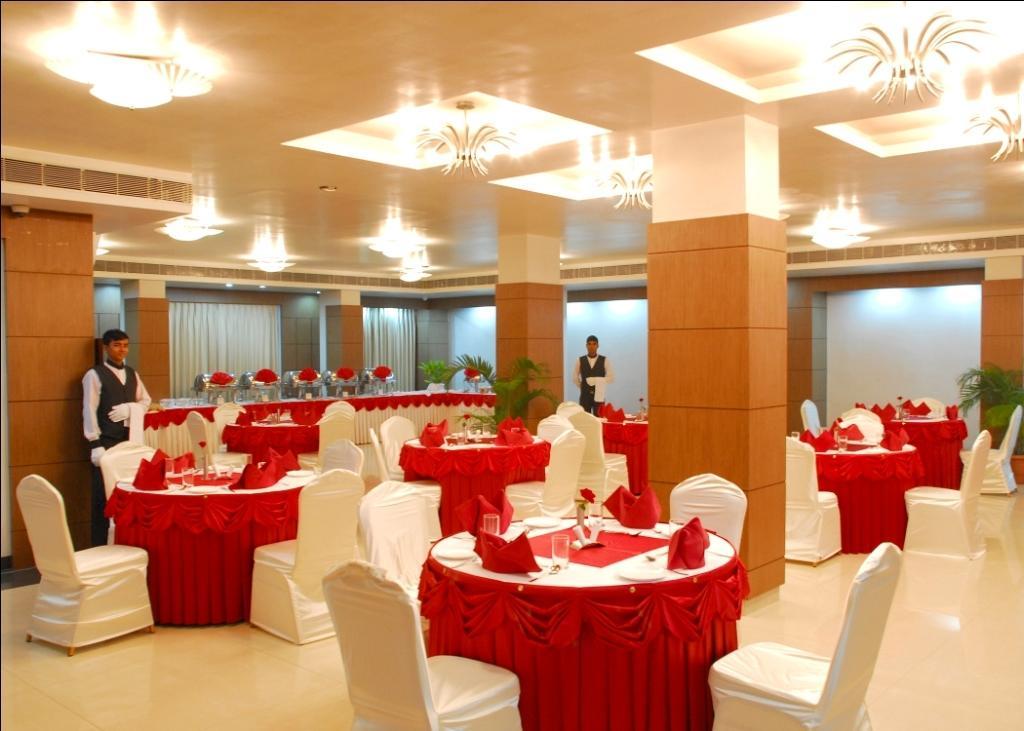 Hotel Kiranshree Portico Guwahati Exterior foto