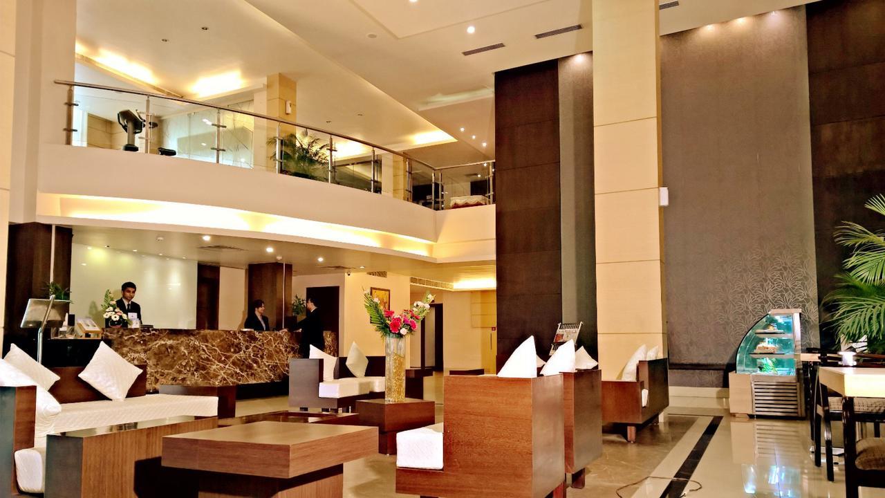 Hotel Kiranshree Portico Guwahati Exterior foto